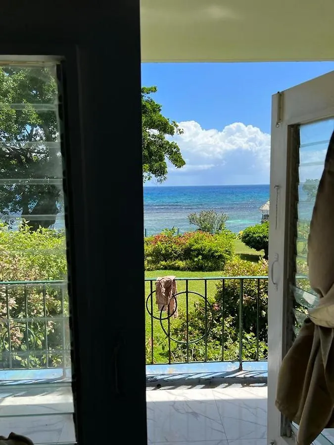 Carib Condo Ocho Rios 0*,